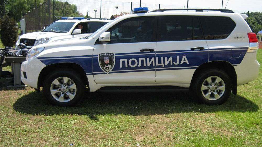Véhicules de police serbes en 2012 : photographie d’archive, pas une image de l’attaque du 28 octobre 2026. Boris Dimitrov, CC BY-SA 3.0.